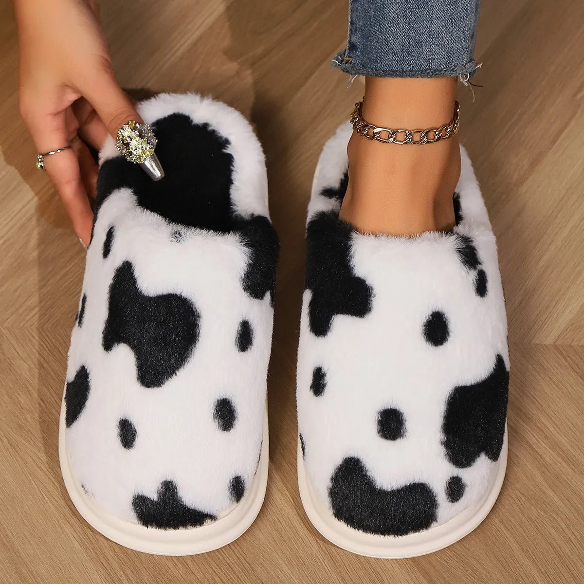 COWZY™ – Chausson vache femme | Chaleur, confort cocooning & semelle antidérapante